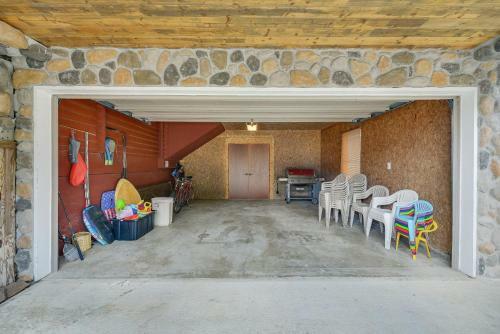 New Listing! Stone Cottage With Private Beach Path Home