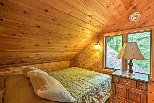 Bedford House With Deck, Views And Finished Basement!