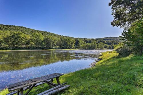 Beach Lake Cabin On Delaware River With Sunroom!