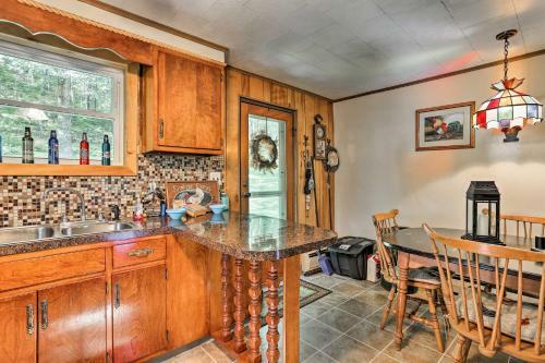 Beach Lake Cabin On Delaware River With Sunroom!