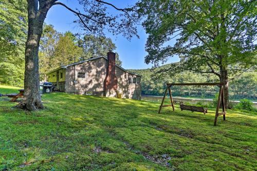 Beach Lake Cabin On Delaware River With Sunroom!