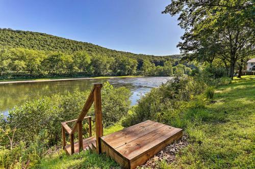 Beach Lake Cabin On Delaware River With Sunroom!
