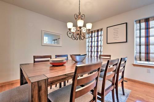Poconos Home With Game Room, Fireplace, Deck And Hot Tub!