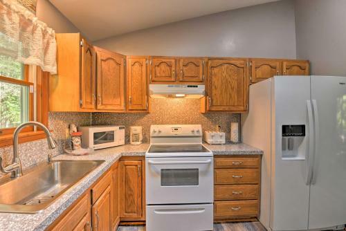 Poconos Home With Game Room-10 Mi To Camelback!