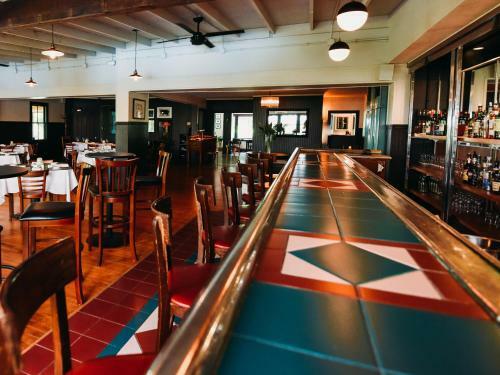 Tentrr - Rainbow Camp Sky High