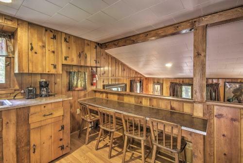Cabin With Deck And Ranch - 1 Mi To Raystown Lake!