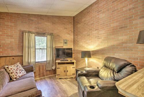 Apt On 50-acre Ranch - 1 Mi To Raystown Lake!
