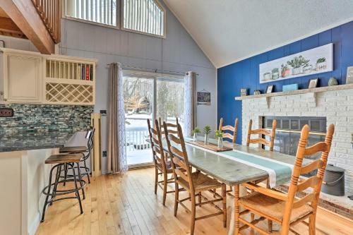 Charming Lake Ariel Cabin With Resort Amenities