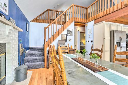 Charming Lake Ariel Cabin With Resort Amenities