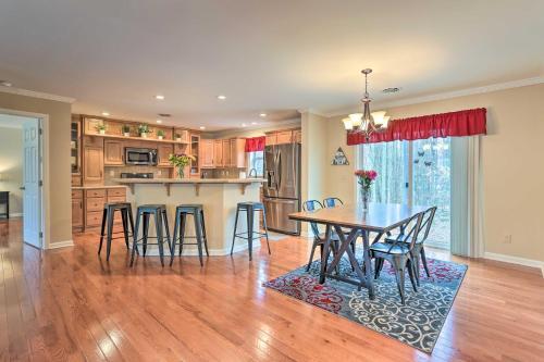 Picturesque Lake Ariel Getaway With Game Room!