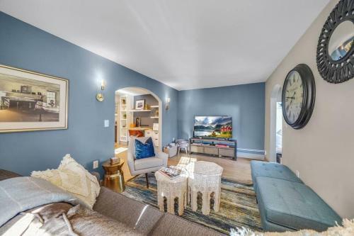 Luxury Apartment In Historic Carriage House