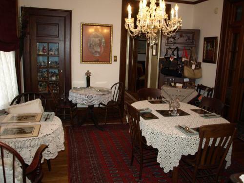 Manheim Manor Bed & Breakfast