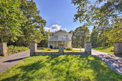 Quiet Long Pond Home On 1 Acre With Deck And Patio!