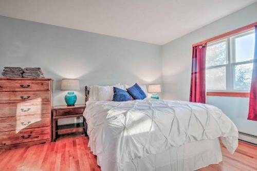 Quiet Long Pond Home On 1 Acre With Deck And Patio!