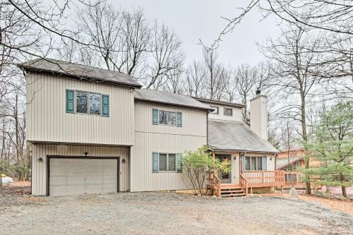 Rustic Lake Harmony Home With Deck And Wooded Views!