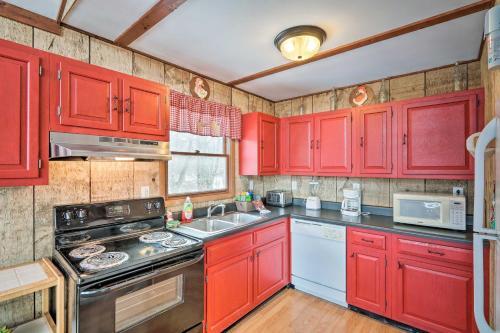 Lake Harmony Home Deck, Bbq And Ideal Location!