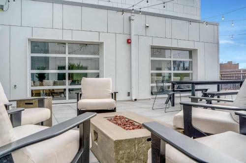 Apartamento New 2 Bdr Rooftop Patio Elevator Gym Coffee