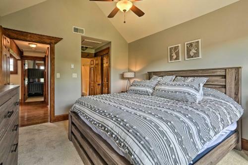 Retreat With Game Room And Deck, 1 Mi To Camelback