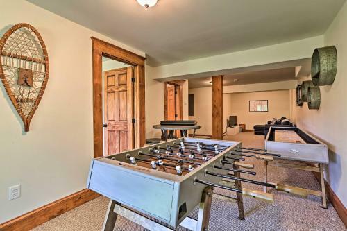 Retreat With Game Room And Deck, 1 Mi To Camelback