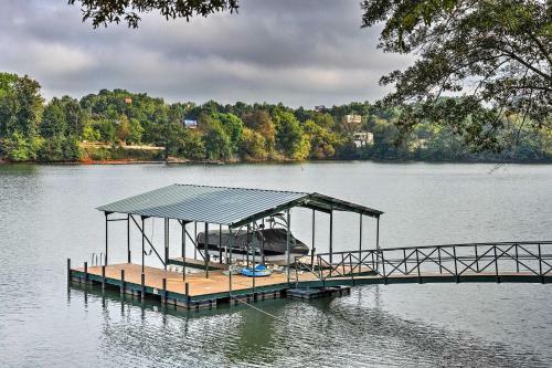 Renovated Lakefront Home With Dock - 11 Mi To Clemson
