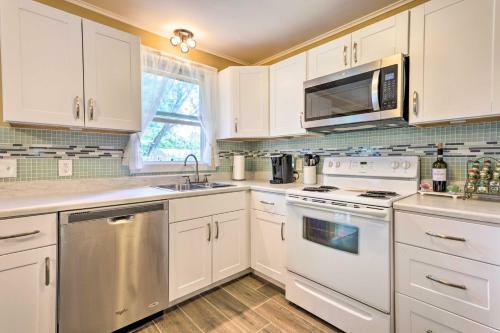 Bright Narragansett Beach Home With Deck And Yard