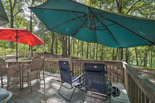 Lovely Lakefront Home With Deck, Kayak Available