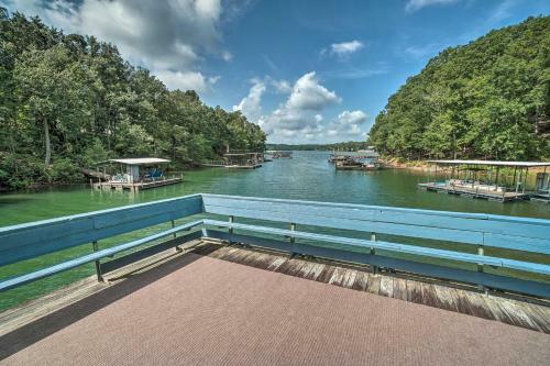 Lovely Lakefront Home With Deck, Kayak Available