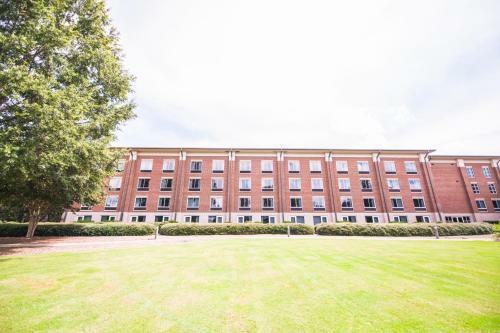 Hotel James F. Martin Inn