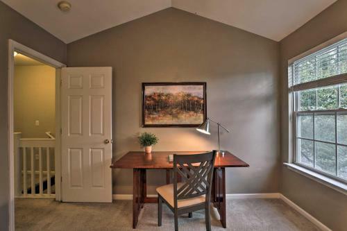 Cozy Townhome With Lanai 15 Mi To Charleston!
