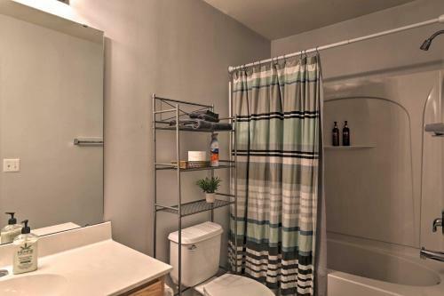 Cozy Townhome With Lanai 15 Mi To Charleston!