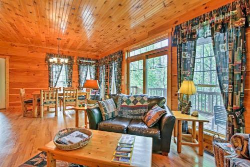 Waterfront Lake Hartwell Cabin With Dock-near Clemson