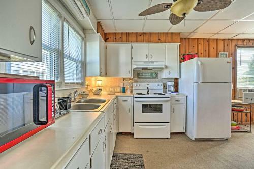 Beachfront Edisto Island Townhome With Screened Porch
