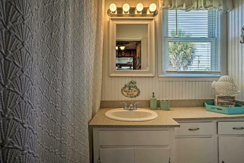 Beachfront Edisto Island Townhome With Screened Porch