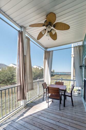 103 Waters Edge ~ 3bed/3bath Townhouse~ Pool~fishing Dock