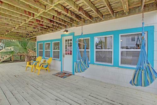 Apartamento New Listing! Boogie Down & Surf?s Up: 2-unit Home Duplex