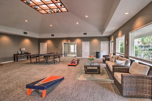 Apartamento Hilton Head Condo With Pool Access - 0 4 Mi To Beach