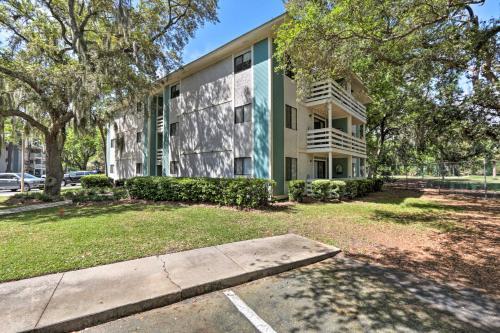 Apartamento Hilton Head Condo With Pool Access - 0 4 Mi To Beach