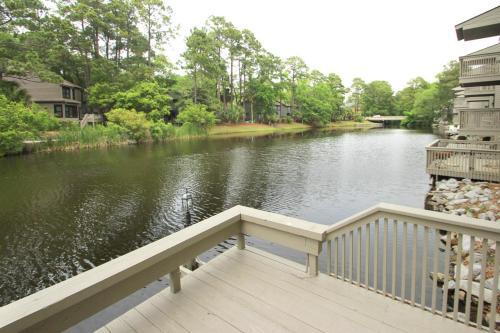 Ocean Cove 826