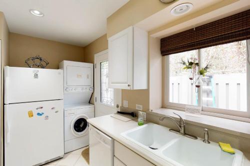 Ocean Cove 826