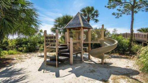 3402 Windsor Court South