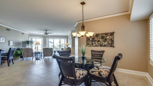 3402 Windsor Court South
