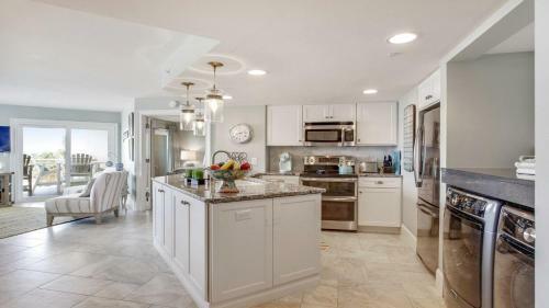 1206 Villamare Villas
