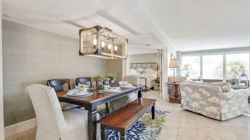 1206 Villamare Villas