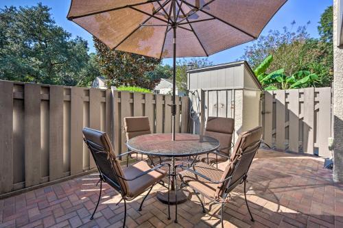 Beach Pebble Townhome About Quarter Mile To Ocean!