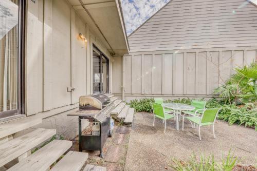 4 Bed 2 Bath Apartment In Queens Grant Villas