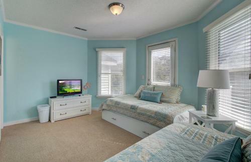 54 Pelican Bay