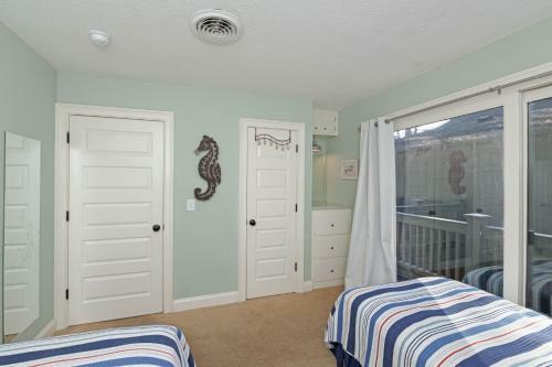 1030 Sparrow Pond Cottage