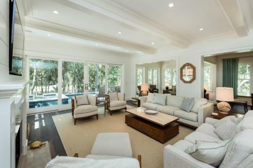 165 Surfsong Road
