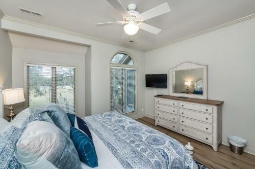 4550 Parkside Villa