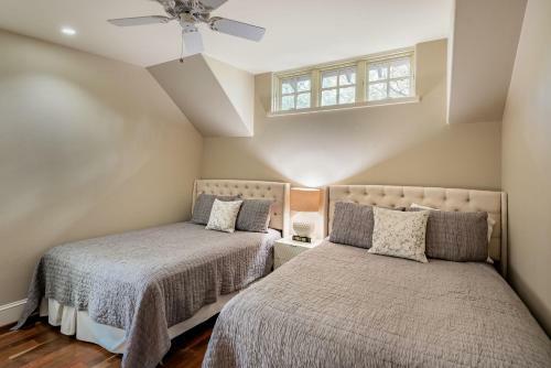 5518 Cypress Point
